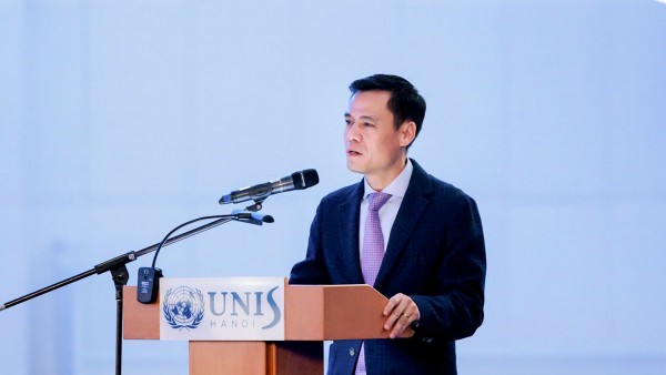 'Mother Earth Gaia' Exhibition spreads message of share responsibility: Deputy FM Dang Hoang Giang