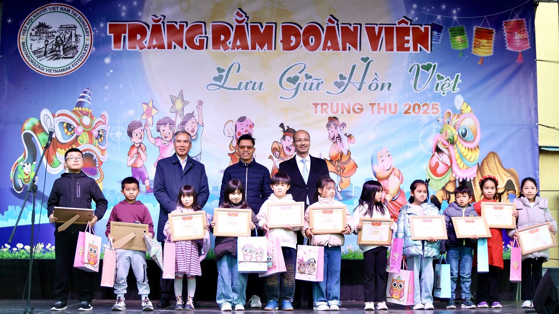 Vietnamese community in Hungary hosts Mid-Autumn Festival 2025: Fostering love, preserving cultural identity