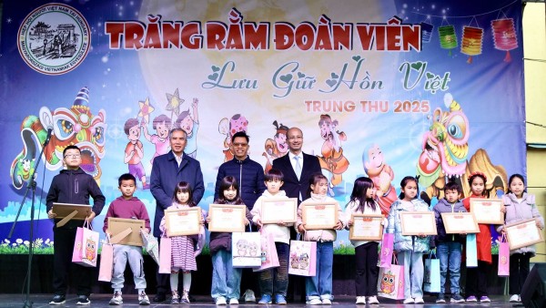 Vietnamese community in Hungary hosts Mid-Autumn Festival 2025: Fostering love, preserving cultural identity