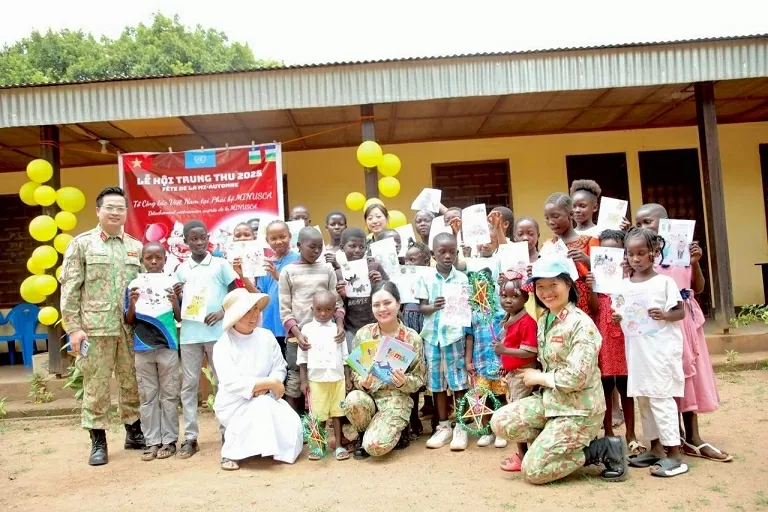 Vietnamese Mid-Autumn festival lights up smiles of children in the Central African Republic