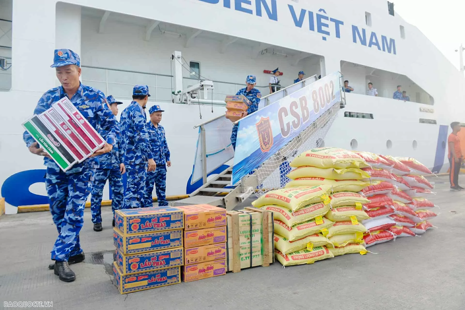 Vietnam Coast Guard supports earthquake recovery efforts in the Philippines