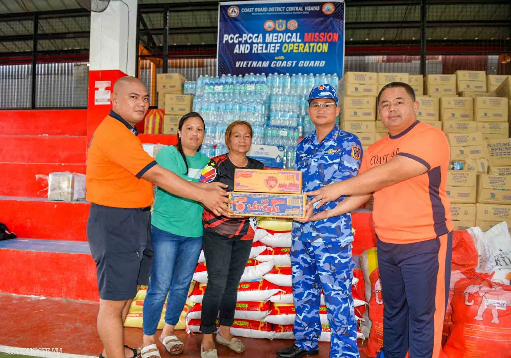Vietnam Coast Guard supports earthquake recovery efforts in the Philippines Vietnam Coast Guard supports earthquake recovery efforts in the Philippines