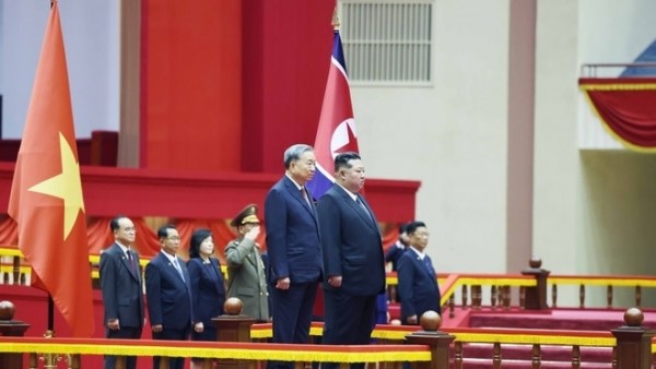 Welcome ceremony held for Party General Secretary To Lam in Pyongyang