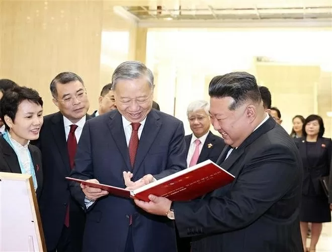 Party General Secretary To Lam holds talks with DPRK leader Kim Jong Un in Pyongyang