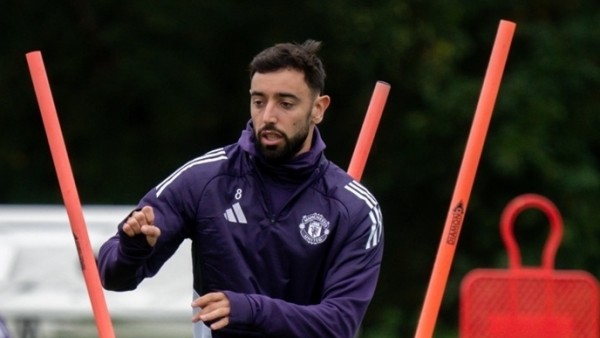 Man Utd sắp hạ giá bán Bruno Fernandes