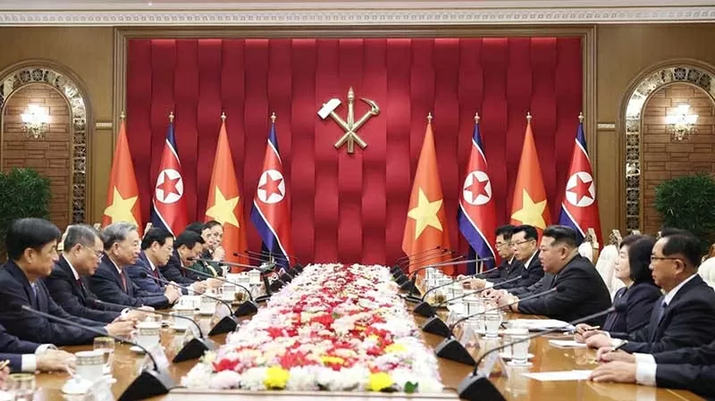 Tổng Bí thư Tô Lâm hội đàm với Tổng Bí thư, Chủ tịch Quốc vụ Triều Tiên Kim Jong Un. (Nguồn: TTXVN)