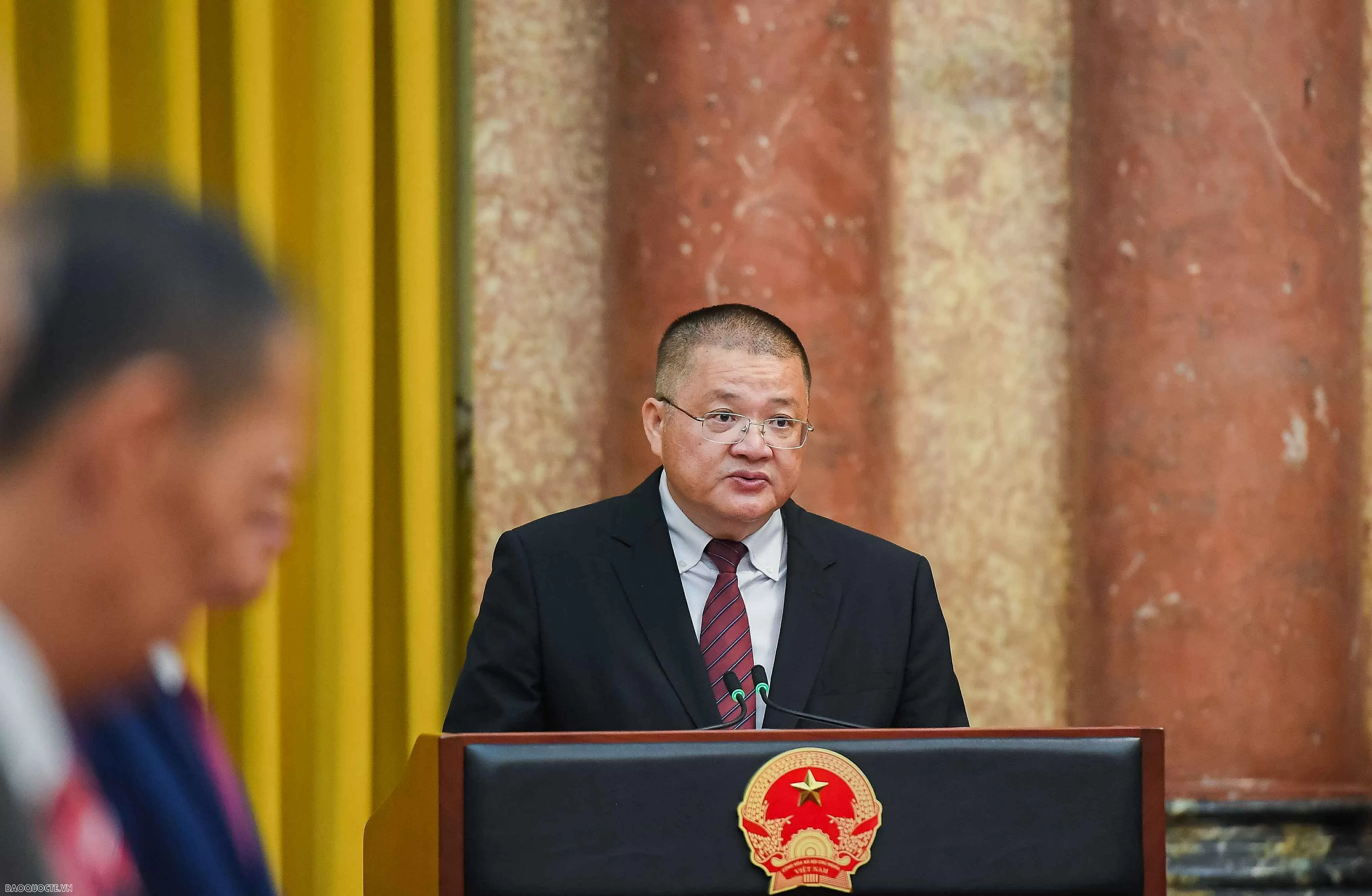 President Luong Cuong presents title of Ambassador to diplomats President Luong Cuong presents title of Ambassador to diplomats