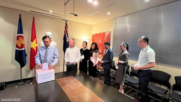 Vietnamese Representative Missions in Australia support victims affected by typhoons