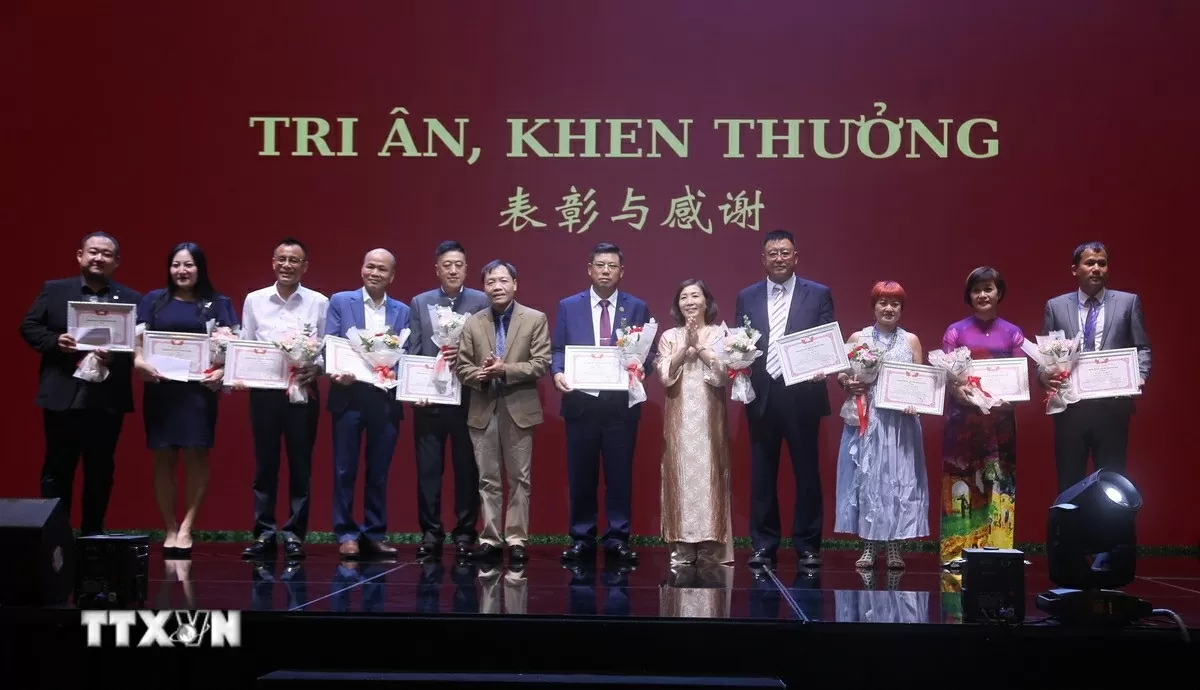 Vietnam – China friendship exchange fortifies business ties in Hai Phong. (Photo: VNA) Vietnam – China friendship exchange fortifies business ties in Hai Phong. (Photo: VNA)
