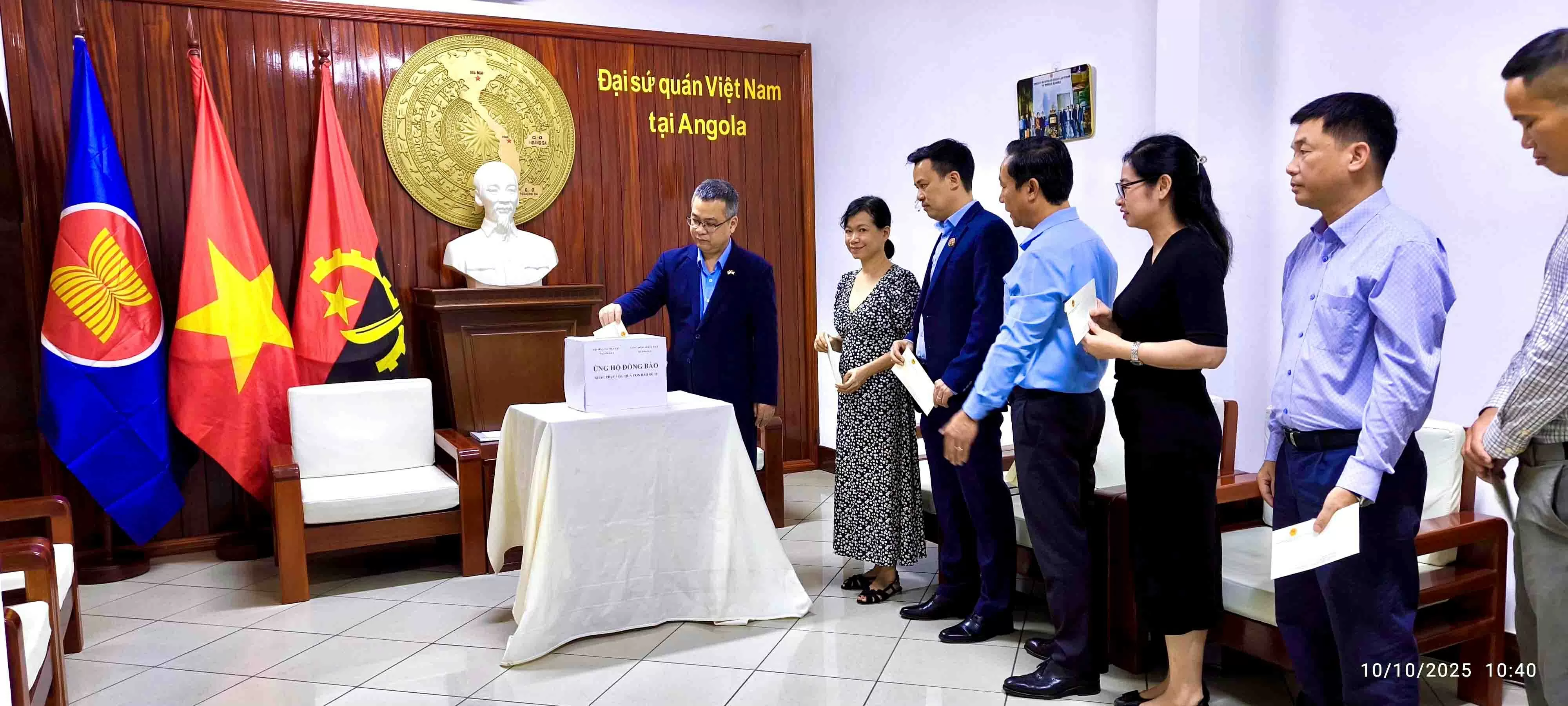 Vietnamese Embassy in Angola raises funds to support flood recovery efforts