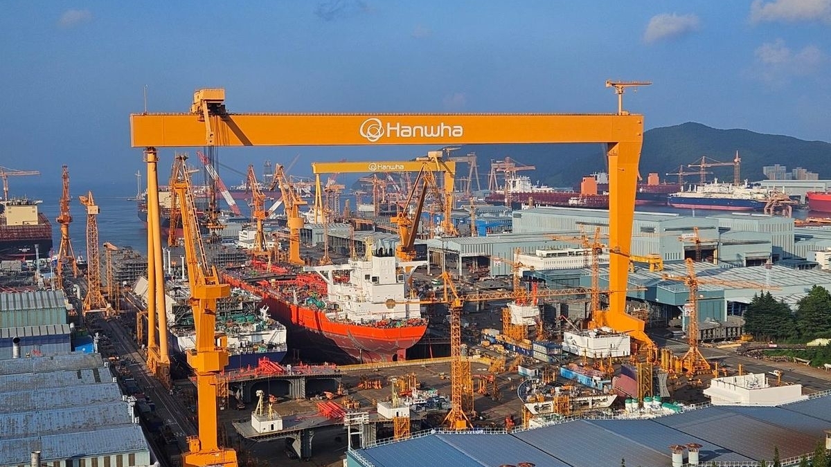 Korea, China split global ship orders in September amid decline in contracts