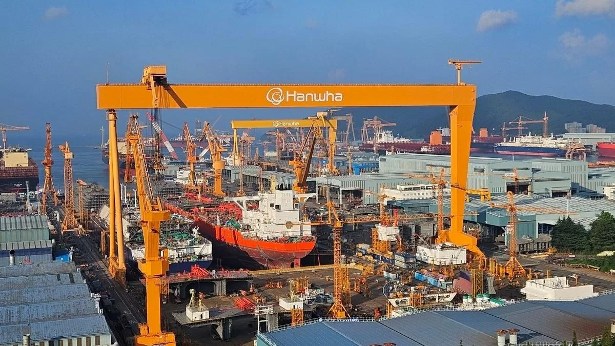 Korea, China split global ship orders in September amid decline in contracts