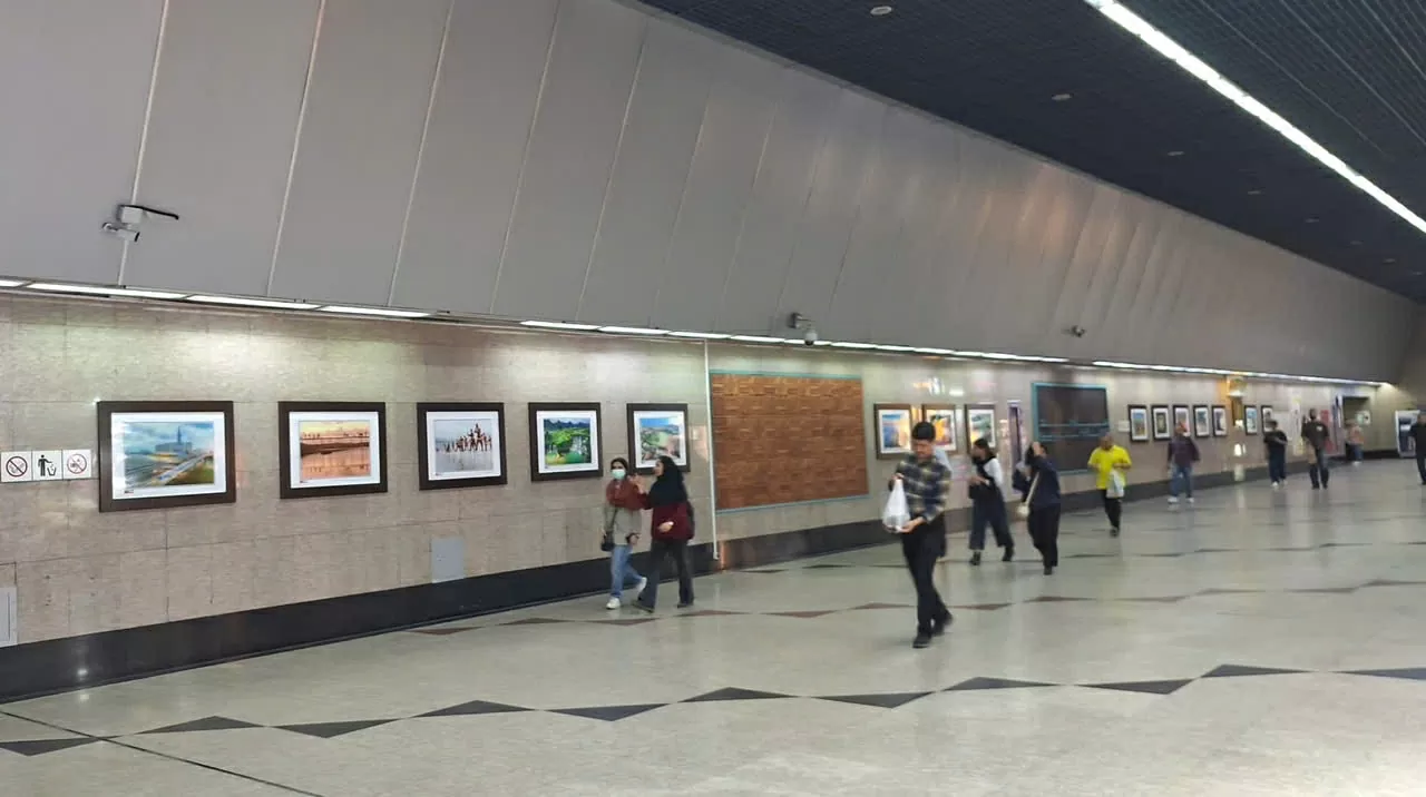 Photo exhibition 'Vietnam: Eternal Beauty and Vitality' at the subway station in Tehran, Iran