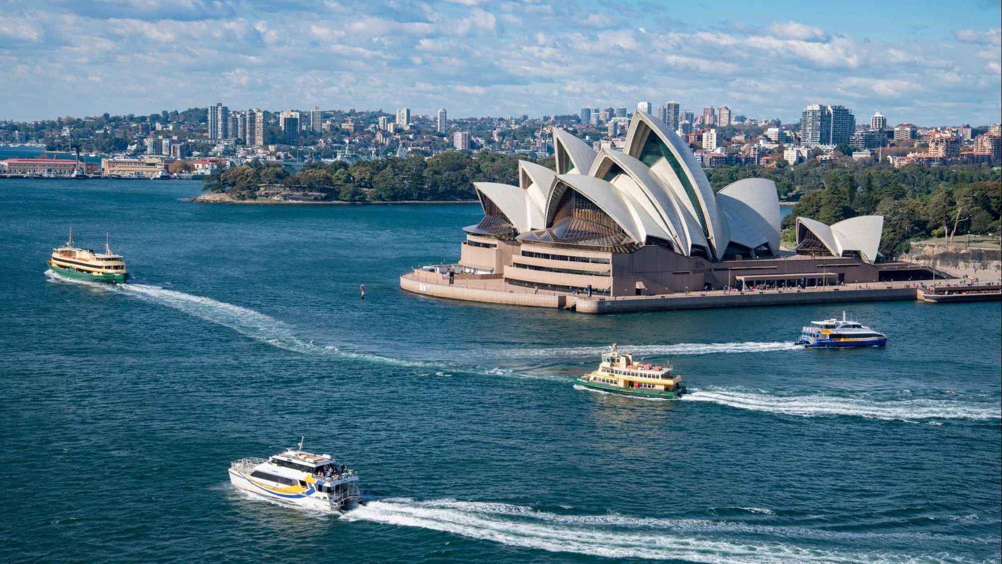 Welcoming the Year-End Festive Season, Vietjet increases flights to Melbourne, Sydney