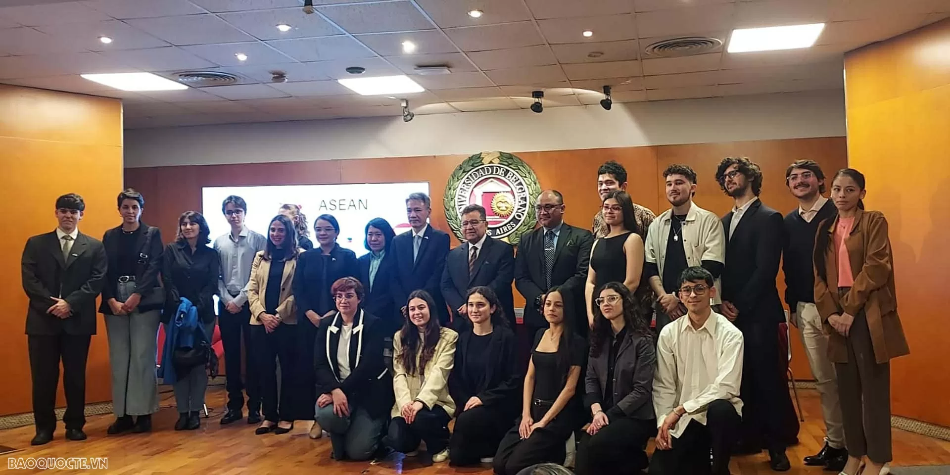 Vietnamese Ambassador highlighted Doi Moi achievements at ASEAN Seminar in Argentina Vietnamese Ambassador highlighted Doi Moi achievements at ASEAN Seminar in Argentina