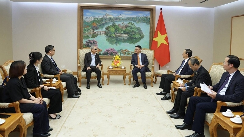 The bridge builder of education between Vietnam and the world