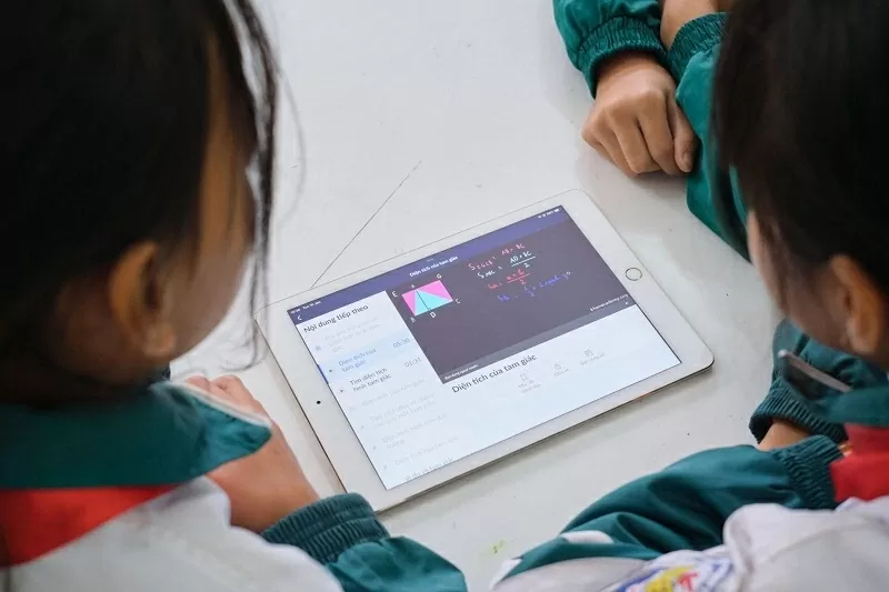 The bridge builder of education between Vietnam and the world