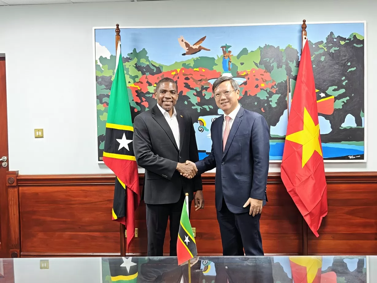 Ambassador Le Quang Long presents Credentials in Saint Kitts and Nevis Ambassador Le Quang Long presents Credentials in Saint Kitts and Nevis