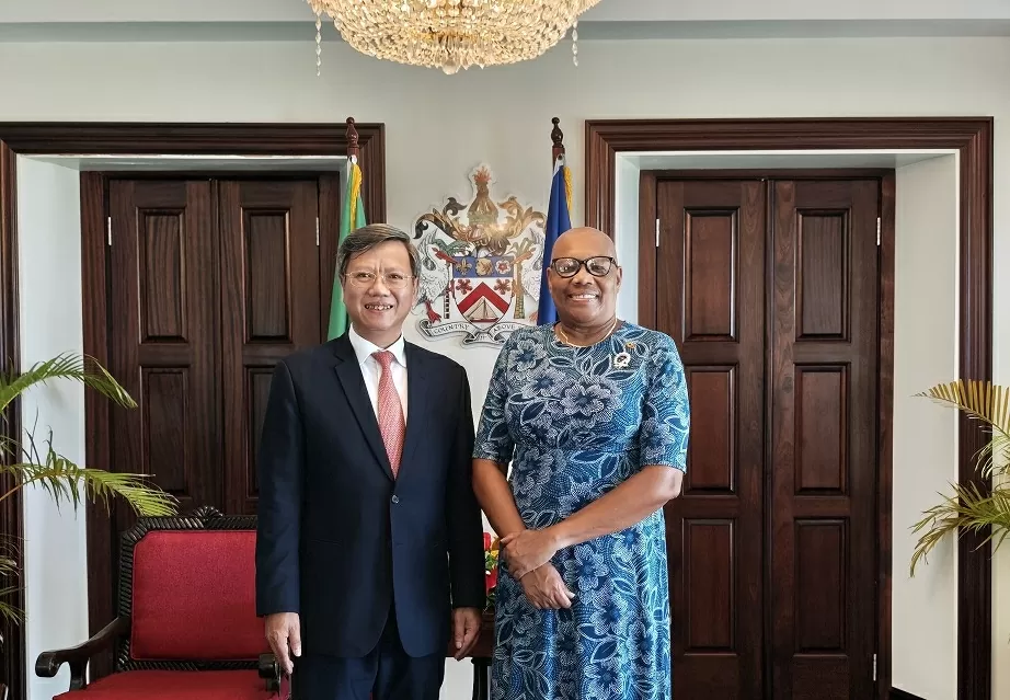 Ambassador Le Quang Long presents Credentials in Saint Kitts and Nevis Ambassador Le Quang Long presents Credentials in Saint Kitts and Nevis