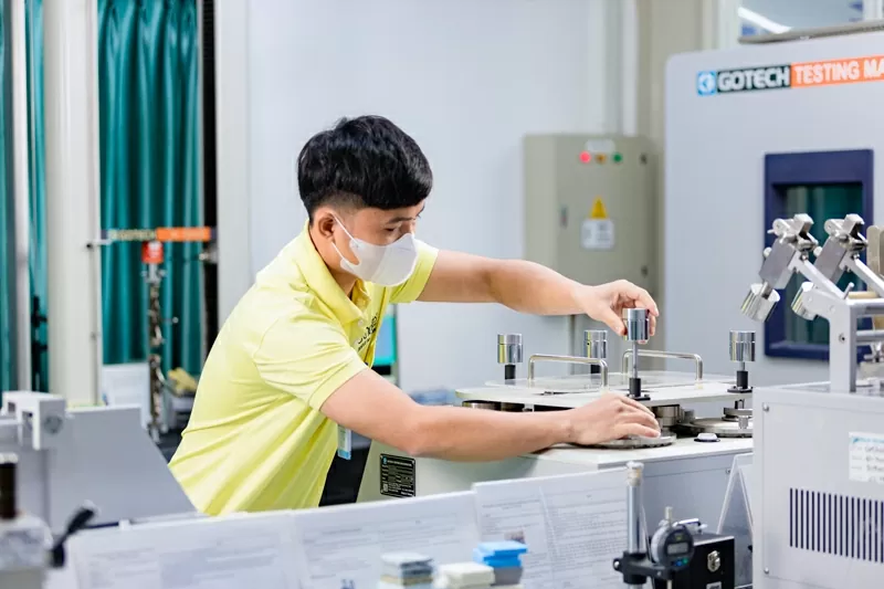 Công thức đạt đến sự xuất sắc trong văn hóa doanh nghiệp và sản xuất của OrthoLite Công thức đạt đến sự xuất sắc trong văn hóa doanh nghiệp và sản xuất của OrthoLite