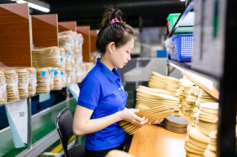 Công thức đạt đến sự xuất sắc trong văn hóa doanh nghiệp và sản xuất của OrthoLite Công thức đạt đến sự xuất sắc trong văn hóa doanh nghiệp và sản xuất của OrthoLite