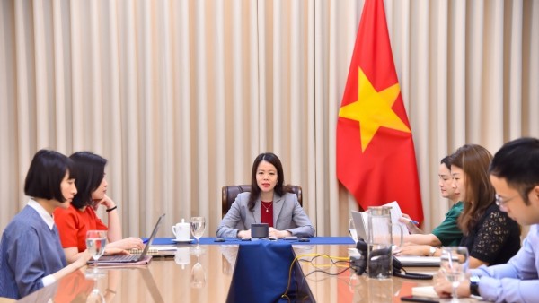 Deputy FM Nguyen Minh Hang holds phone talks with GCC Secretary-General Jasem Mohamed Albudaiwi