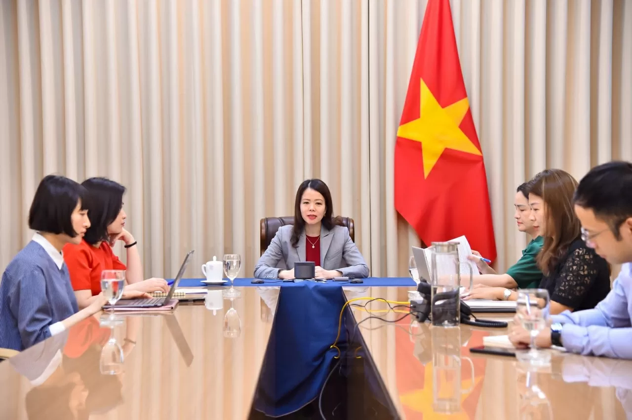 Deputy FM Nguyen Minh Hang holds phone talks with GCC Secretary-General Jasem Mohamed Albudaiwi Deputy FM Nguyen Minh Hang holds phone talks with GCC Secretary-General Jasem Mohamed Albudaiwi