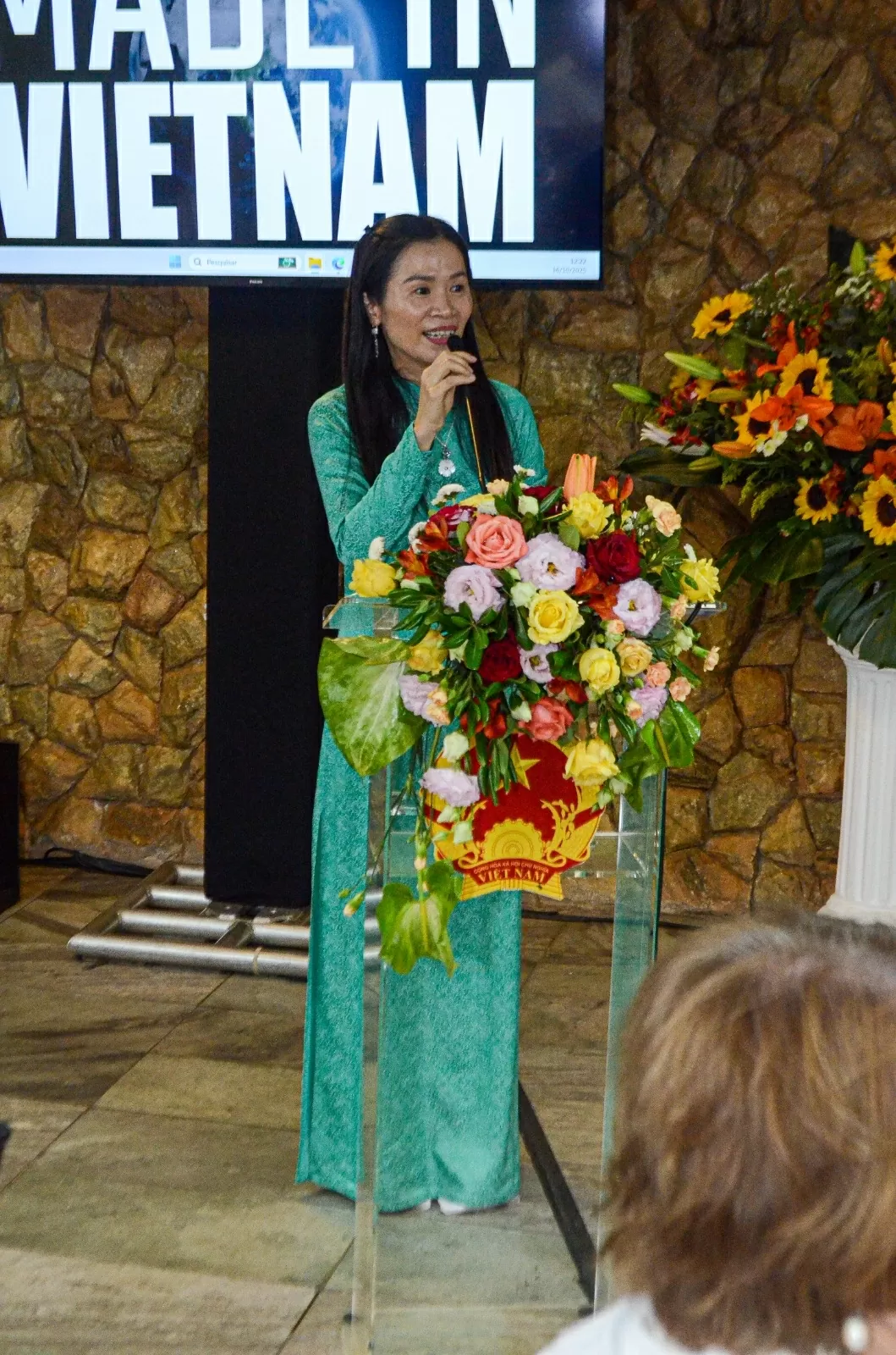 Ho Chi Minh with Vietnamese women and the spirit of international solidarity