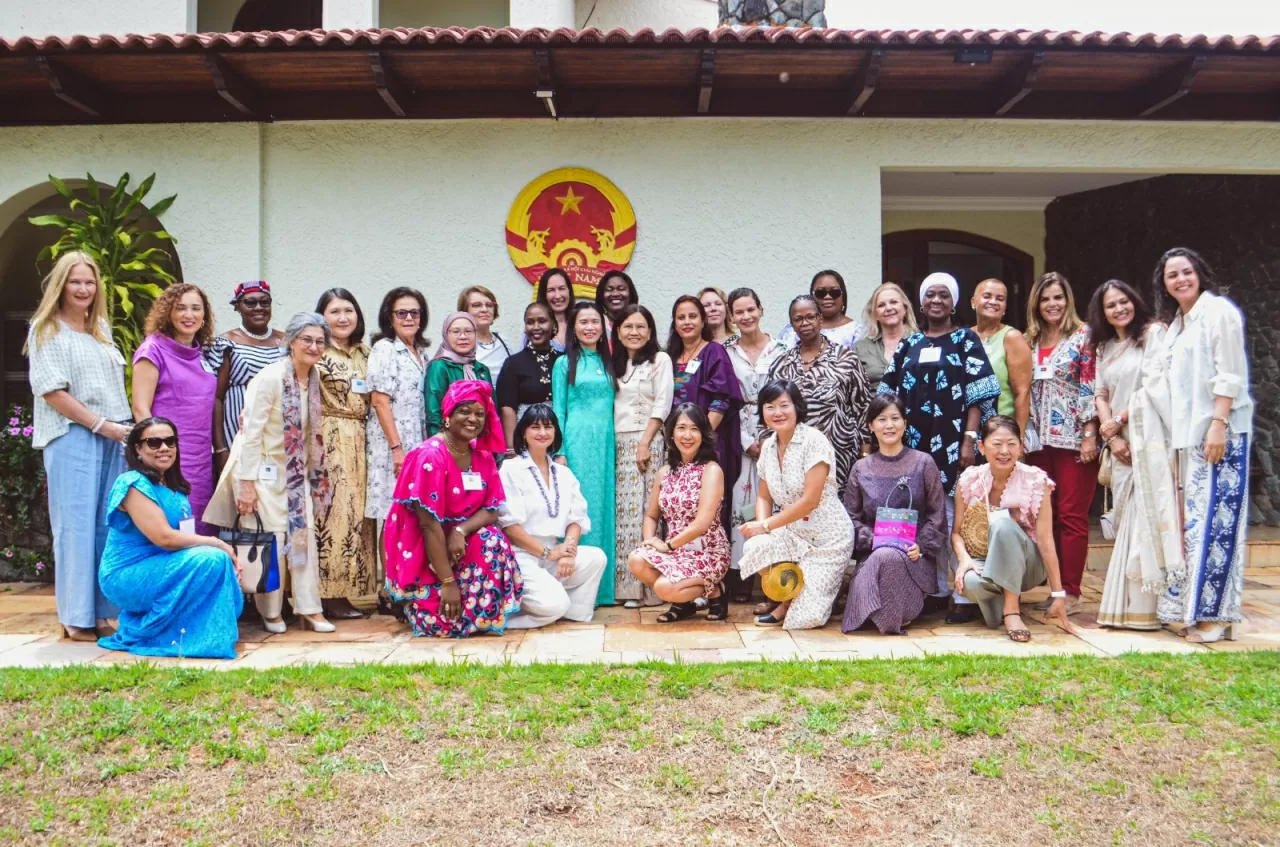 Ho Chi Minh with Vietnamese women and the spirit of international solidarity