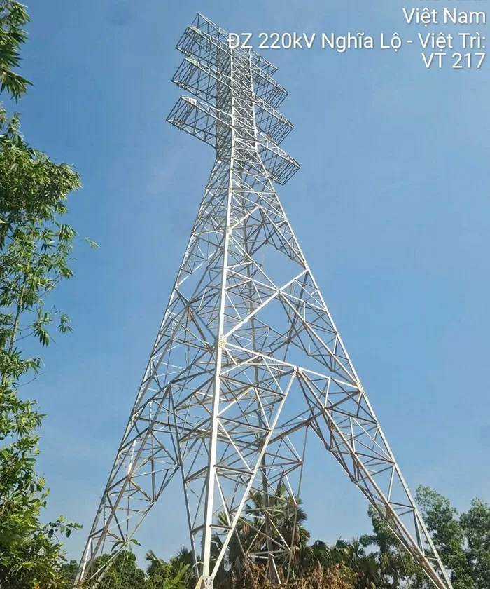 Efforts accelerated to complete the 220kV Nghia Lo – Viet Tri Transmission Line and 500kV Substation Project by 2025