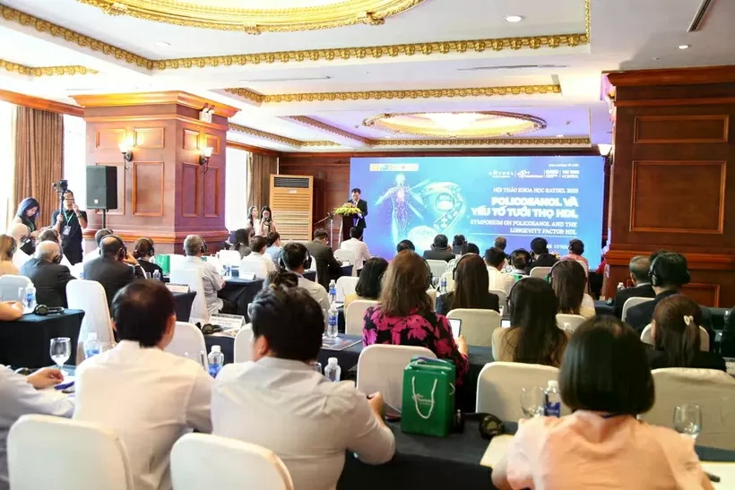 Experts from Vietnam and Cuba convene at a symposium in Hanoi on October 17 to explore the role of Policosanol in preventing heart disease and stroke. (Photo: VNA)