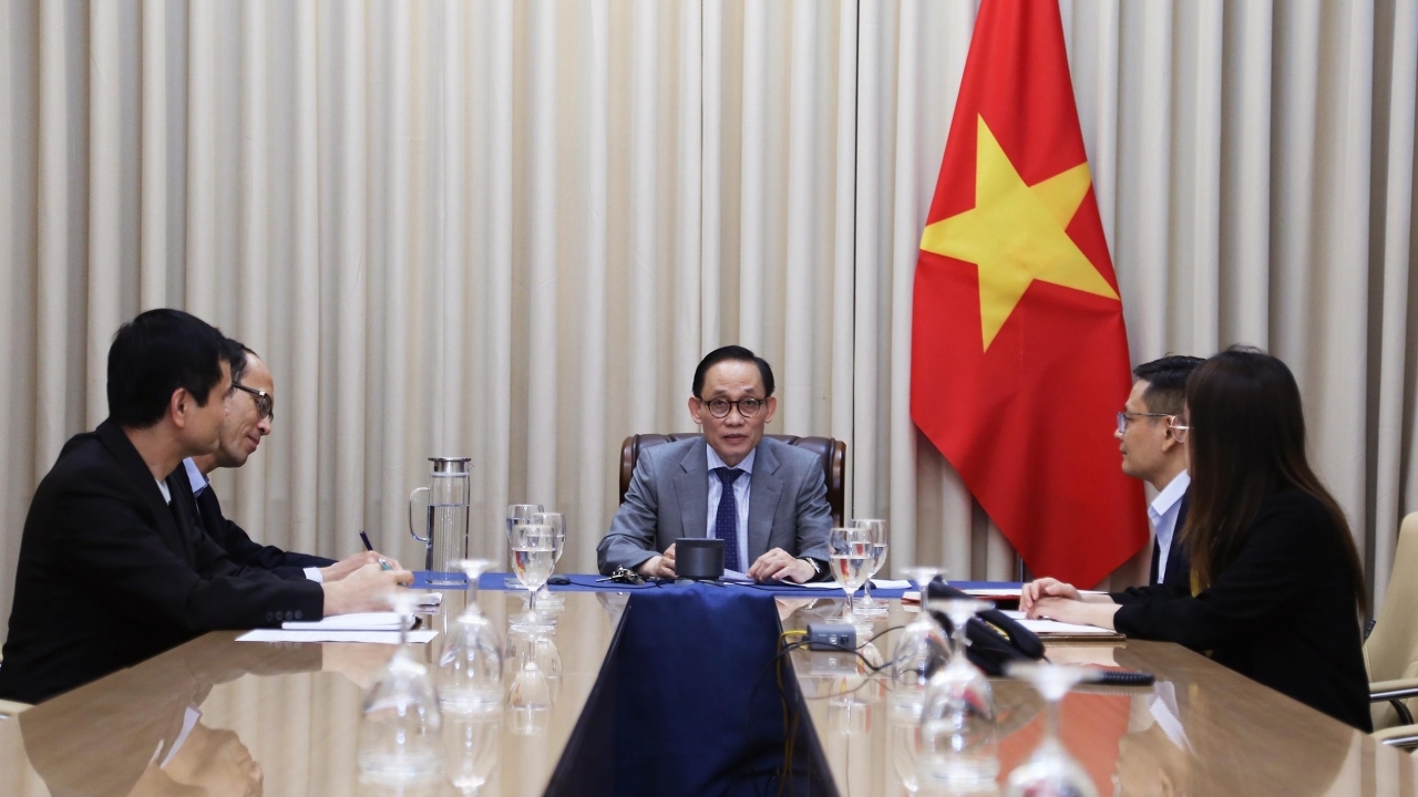 Acting Minister of Foreign Affairs holds phone talks with UK Foreign Secretary