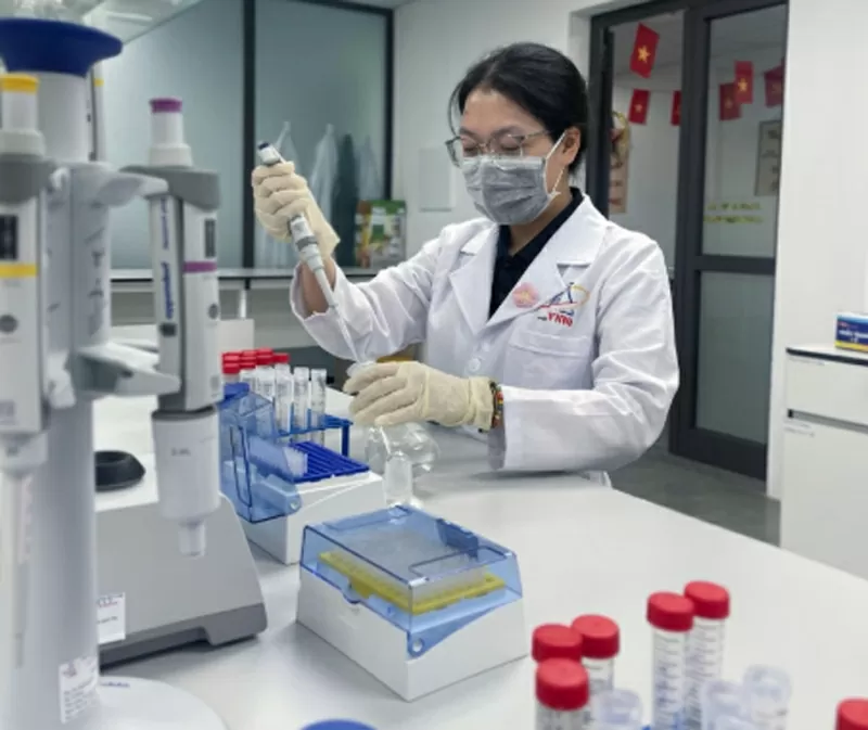 The radiant beauty of Vietnamese women shines through every moment of labour