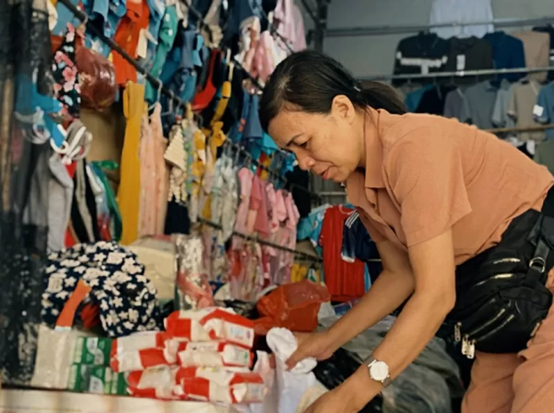 The radiant beauty of Vietnamese women shines through every moment of labour