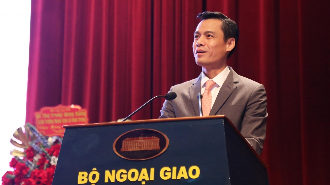 Female diplomats in Vietnamese Ao Dai – Honouring the beauty and cultural identity of Vietnam