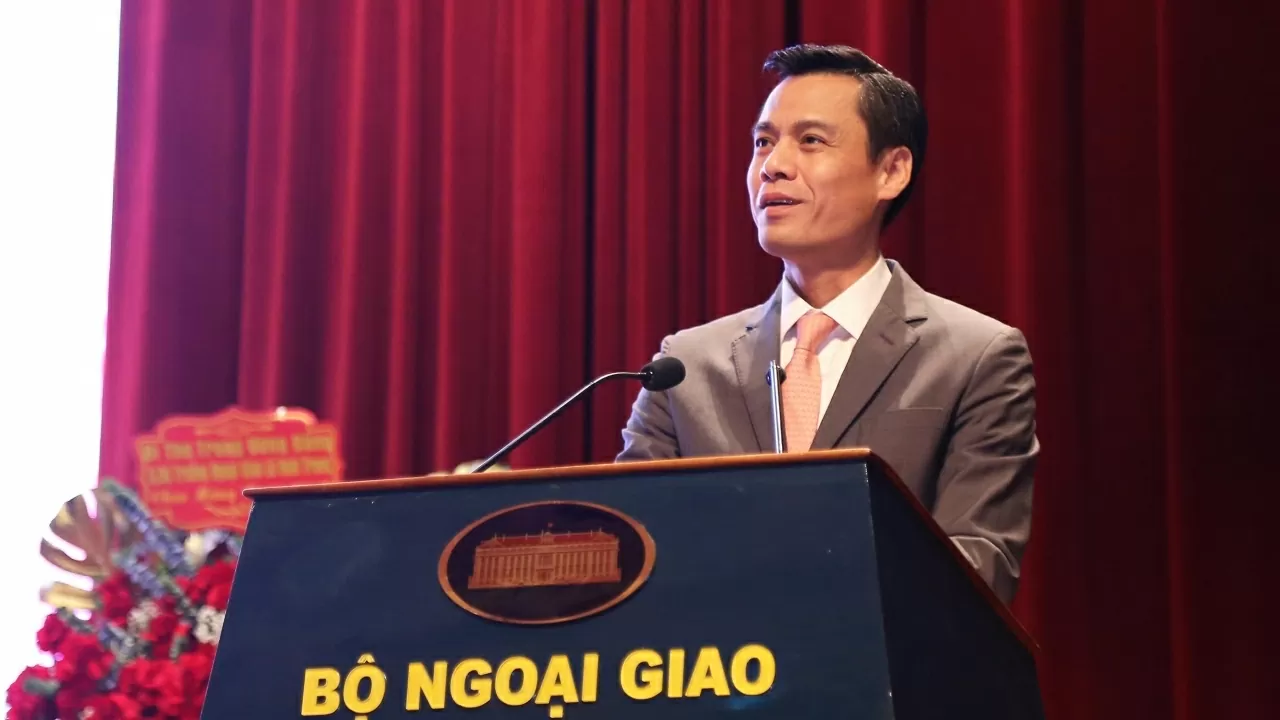 Female diplomats in Vietnamese Ao Dai – Honouring the beauty and cultural identity of Vietnam
