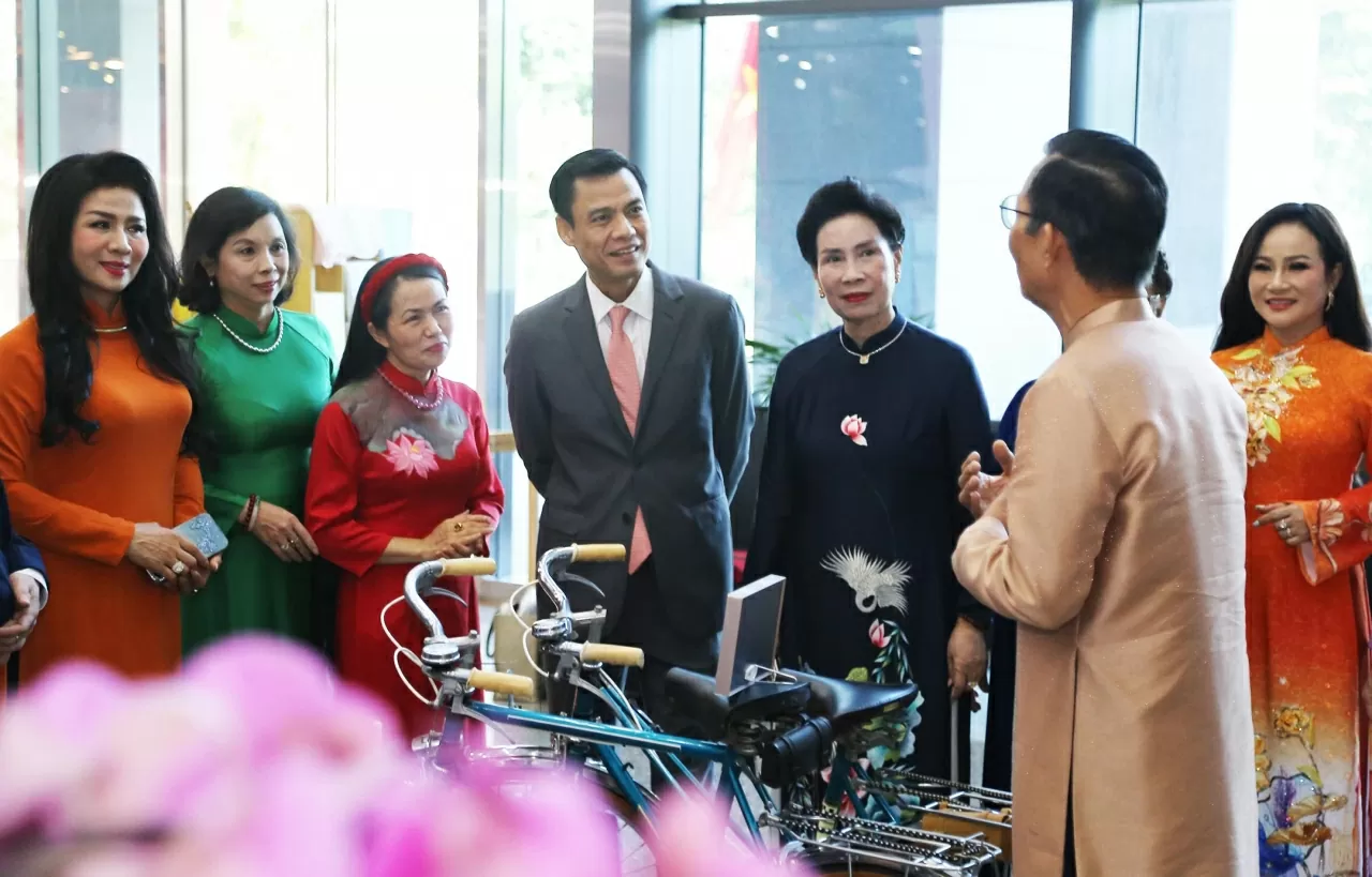 Female diplomats in Vietnamese Ao Dai – Honouring the beauty and cultural identity of Vietnam