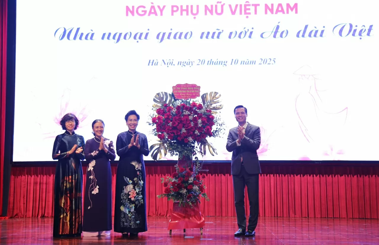 Female diplomats in Vietnamese Ao Dai – Honouring the beauty and cultural identity of Vietnam