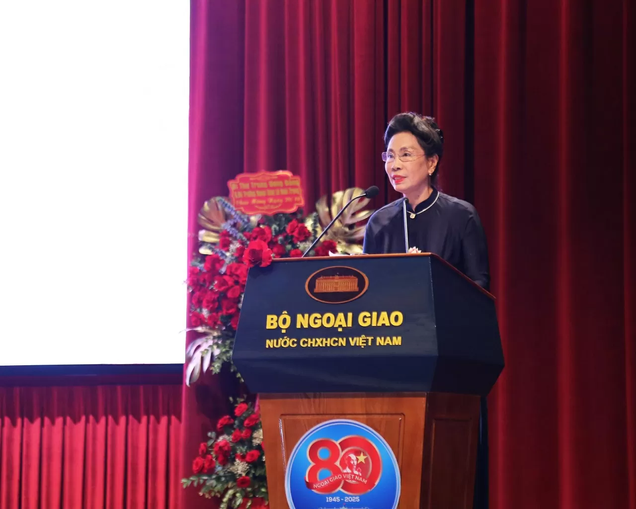 Female diplomats in Vietnamese Ao Dai – Honouring the beauty and cultural identity of Vietnam