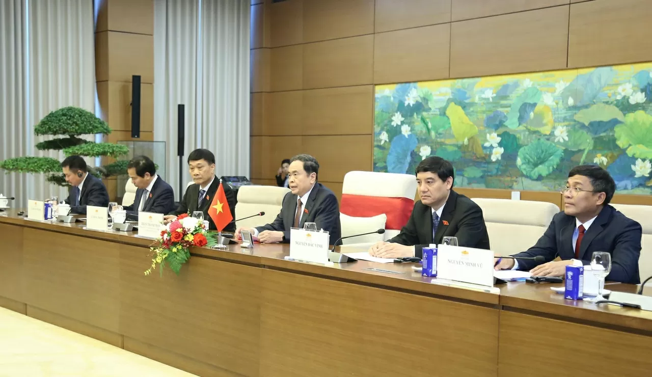 NA Chairman Tran Thanh Man welcomes Hungarian National Assembly Speaker Kover Laszlo in Hanoi