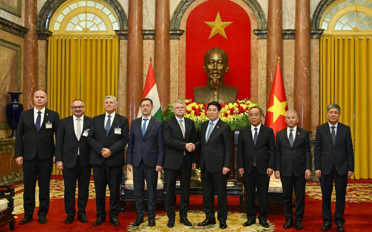 President Luong Cuong emphasises strengthening the Vietnam-Hungary Comprehensive Partnership for substantive and effective development President Luong Cuong emphasises strengthening the Vietnam-Hungary Comprehensive Partnership for substantive and effective development