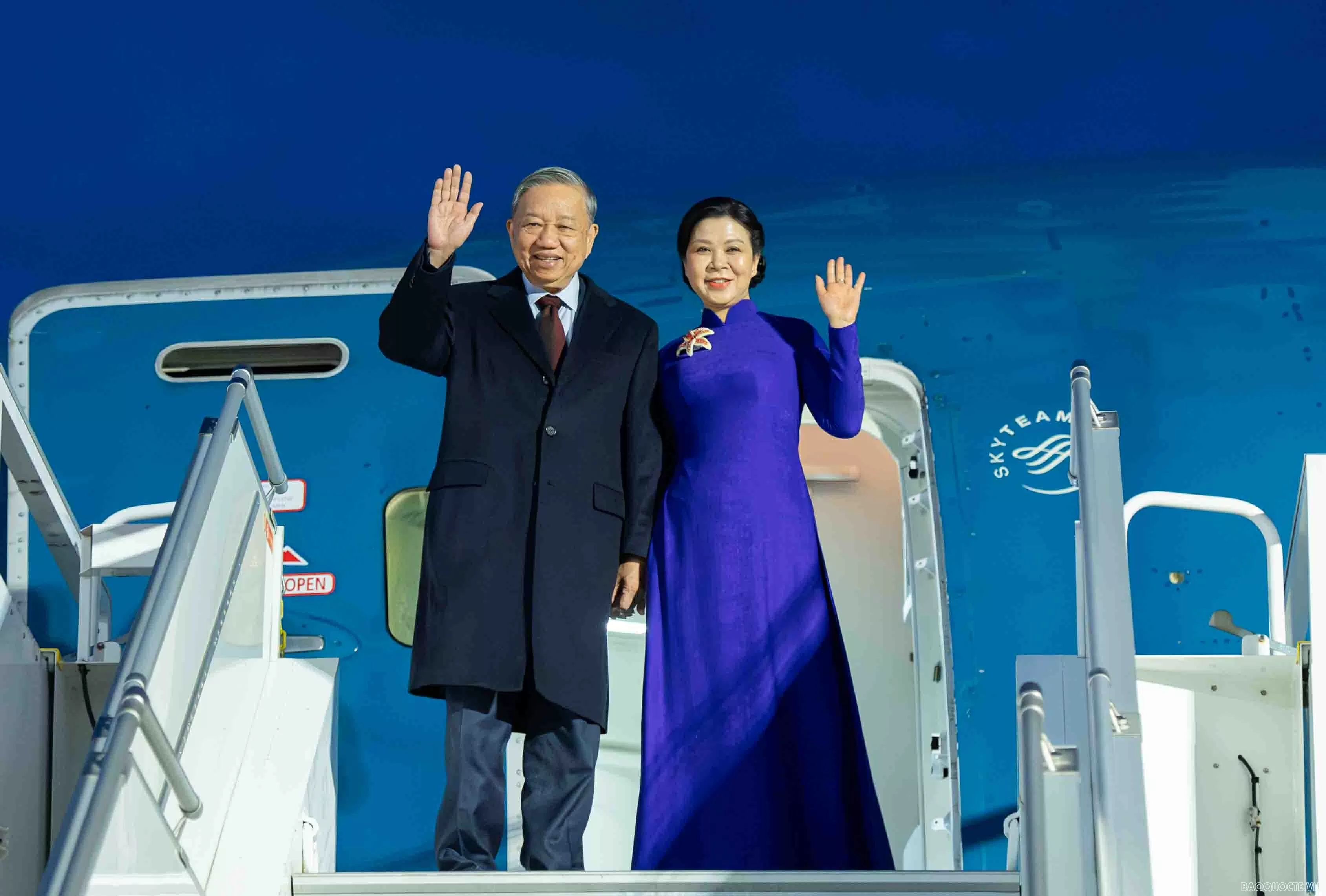 General Secretary To Lam and spouse arrive in Helsinki to begin an official visit to Finland