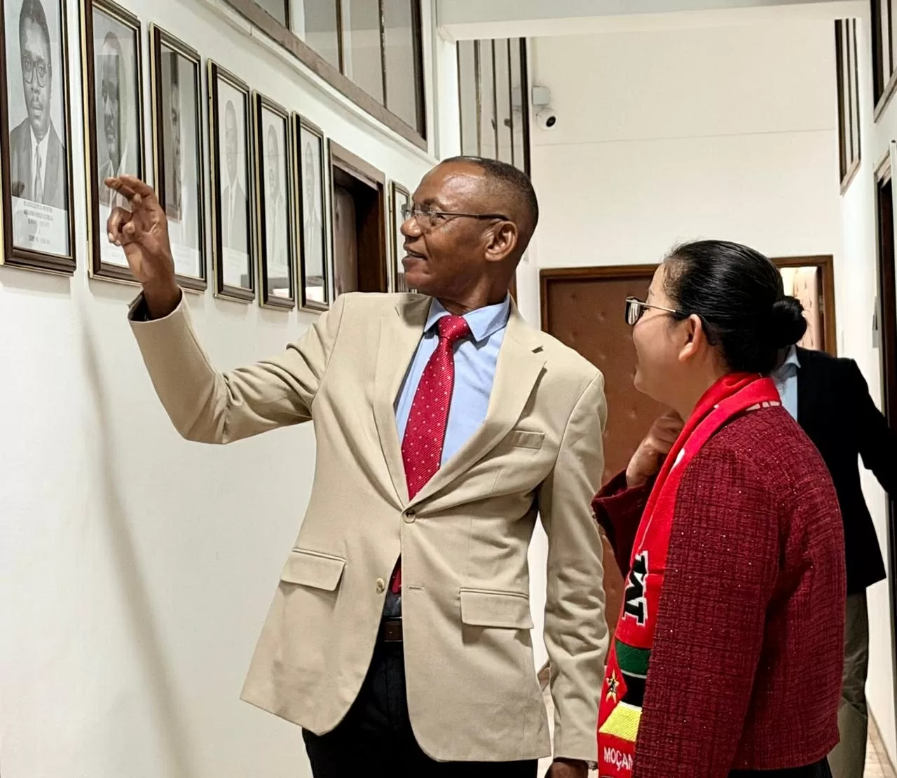 Vietnamese Ambassador to Mozambique Tran Thi Thu Thin pays courtesy visit to Mozambique's Minister of Interior Vietnamese Ambassador to Mozambique Tran Thi Thu Thin pays courtesy visit to Mozambique's Minister of Interior