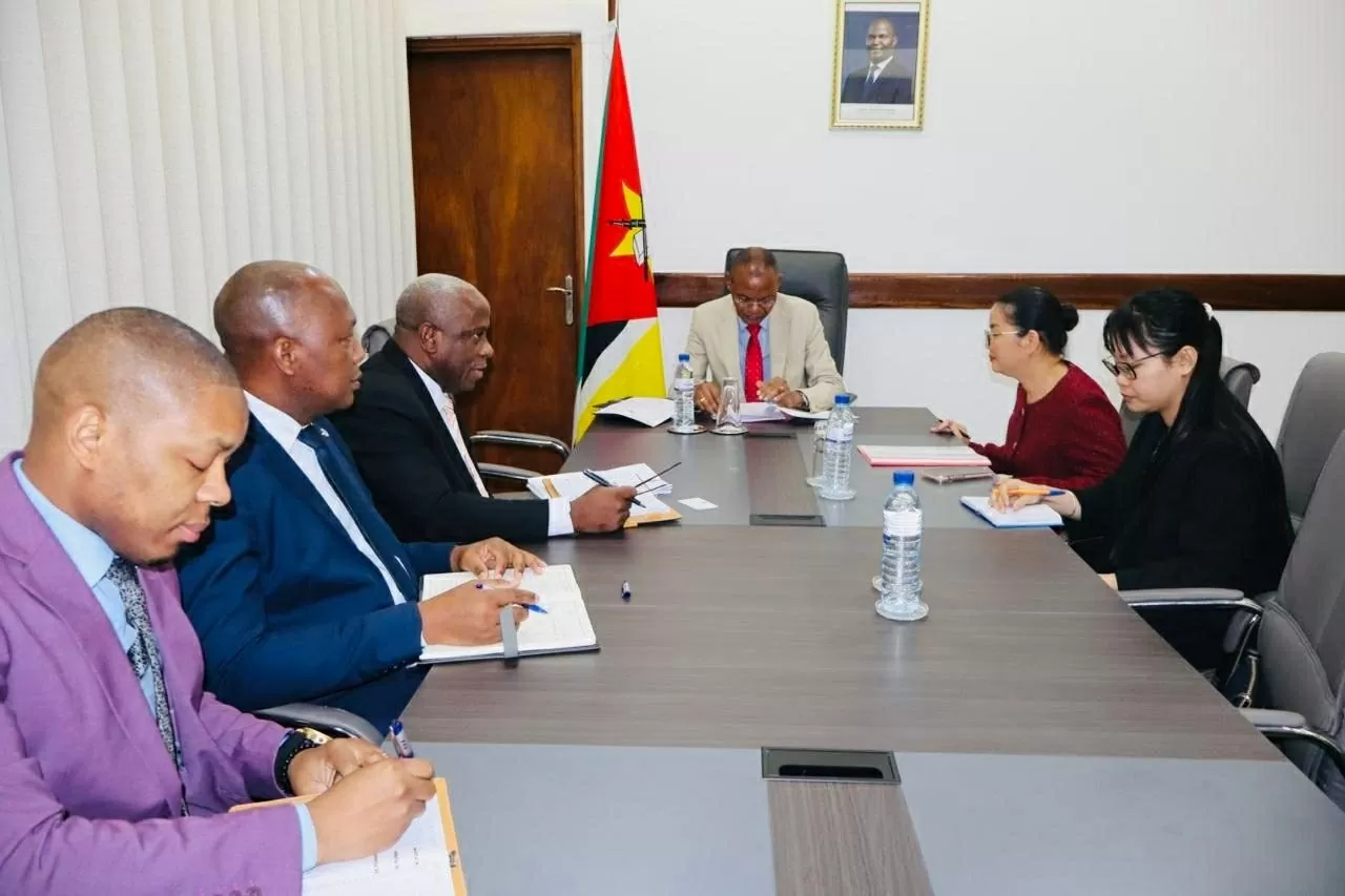 Vietnamese Ambassador to Mozambique Tran Thi Thu Thin pays courtesy visit to Mozambique's Minister of Interior Vietnamese Ambassador to Mozambique Tran Thi Thu Thin pays courtesy visit to Mozambique's Minister of Interior