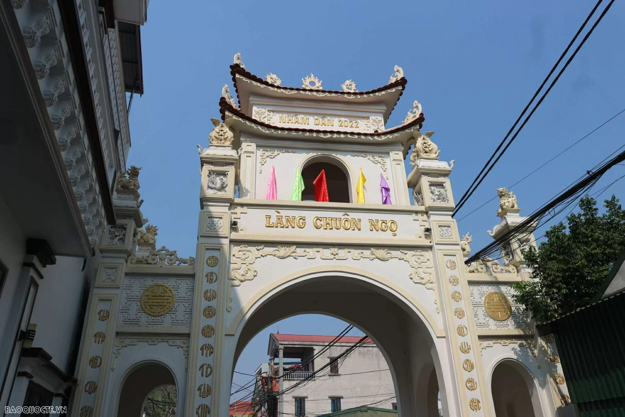 Inlaid dreams - Where tradition glows in modern light