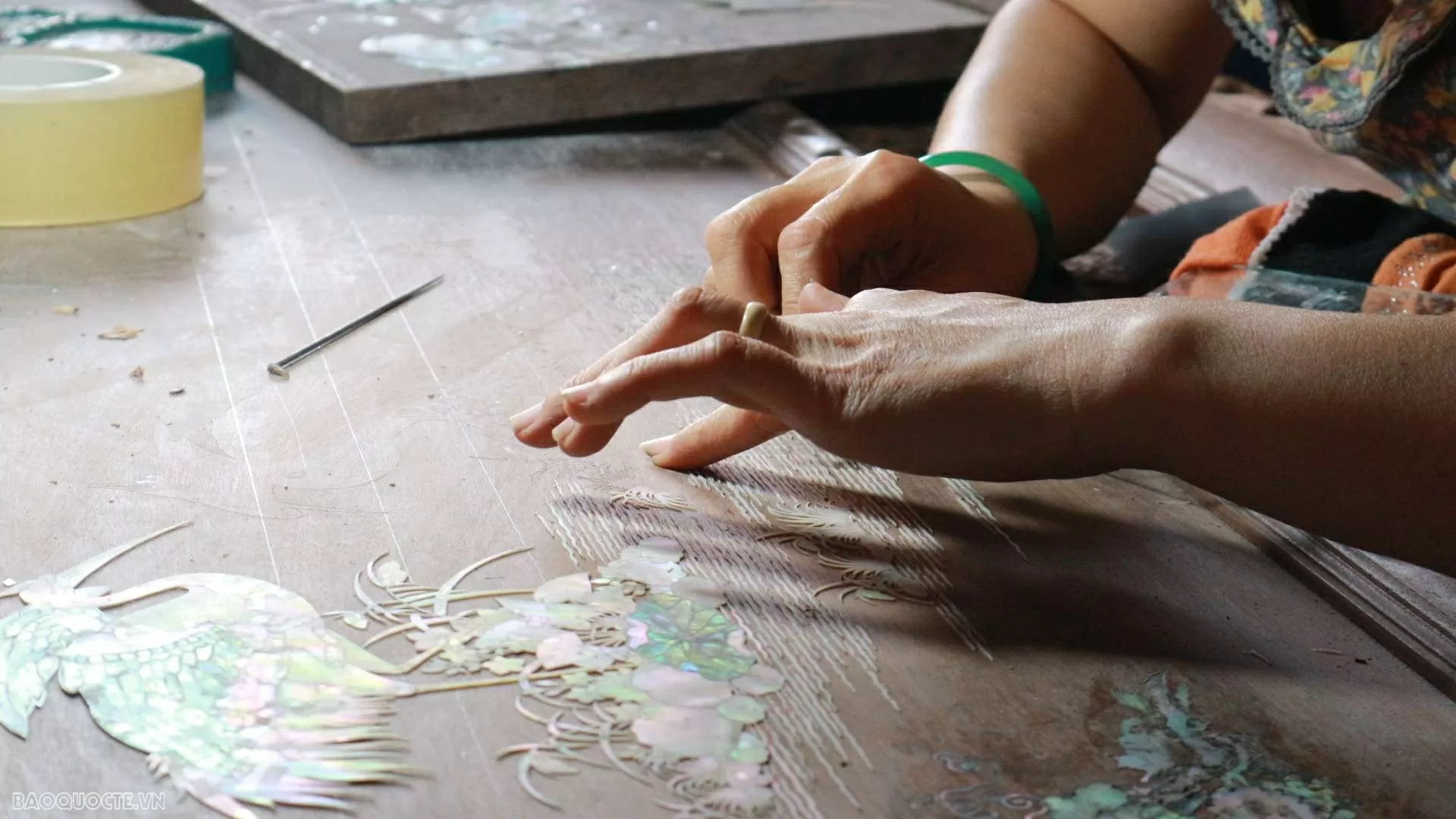 Inlaid dreams - Where tradition glows in modern light