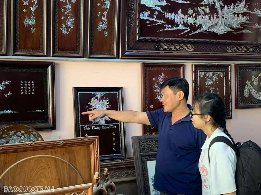 Inlaid dreams - Where tradition glows in modern light