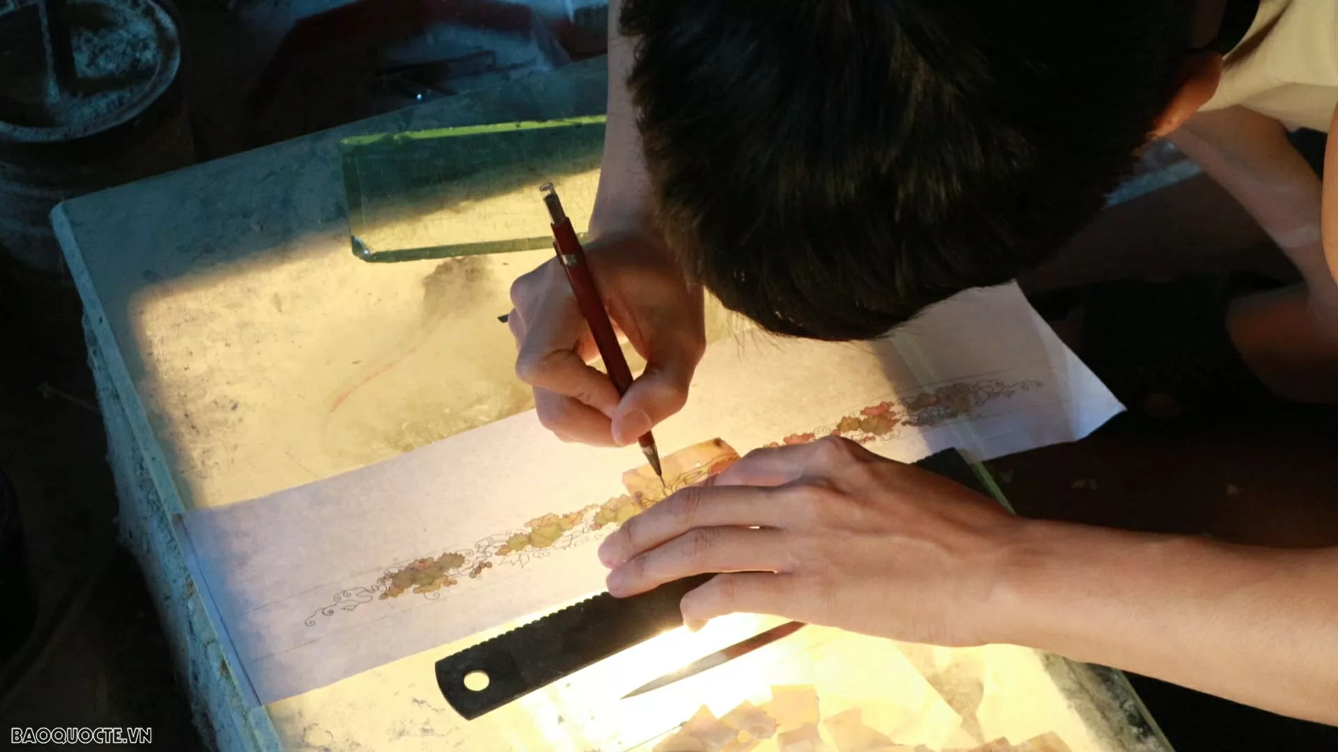 Inlaid dreams - Where tradition glows in modern light