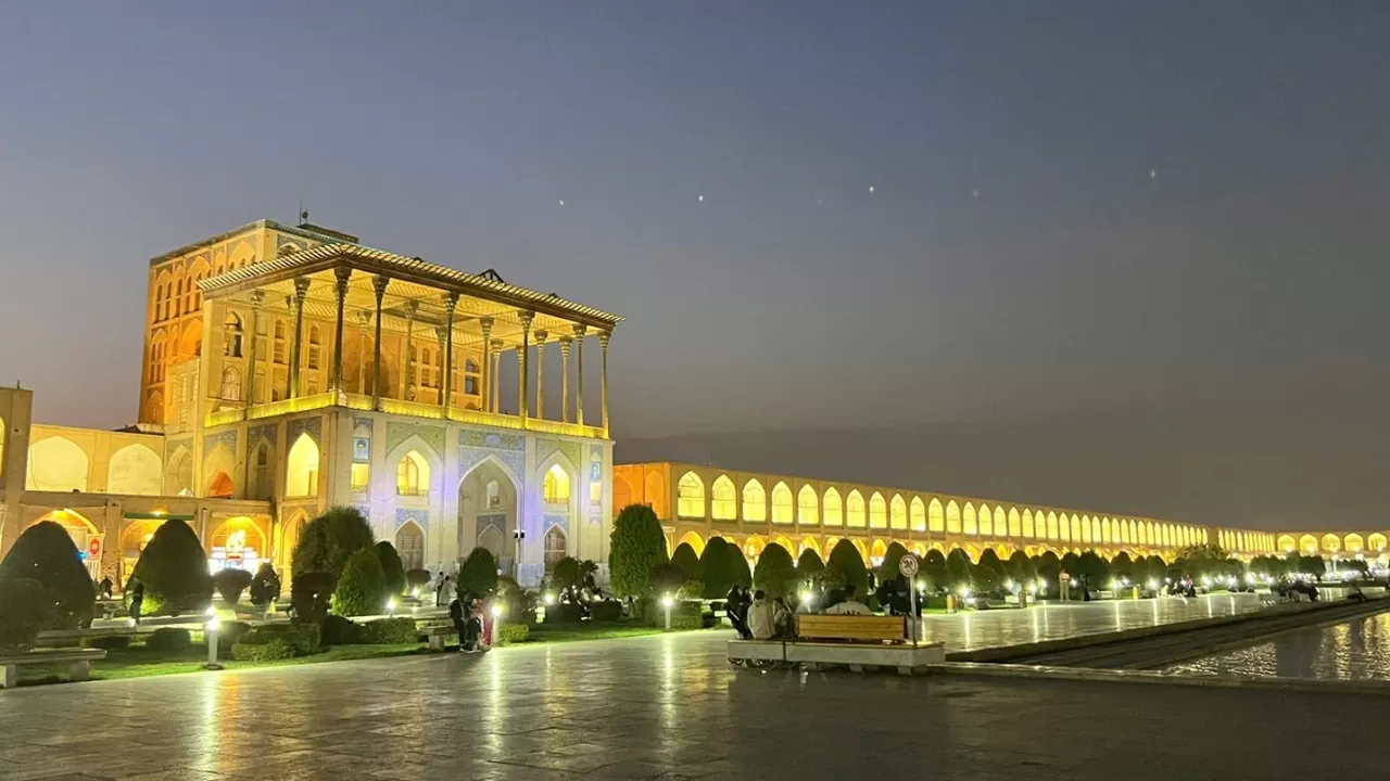 Delegation of Vietnamese Embassy in Iran pays a working visit to Esfahan Province