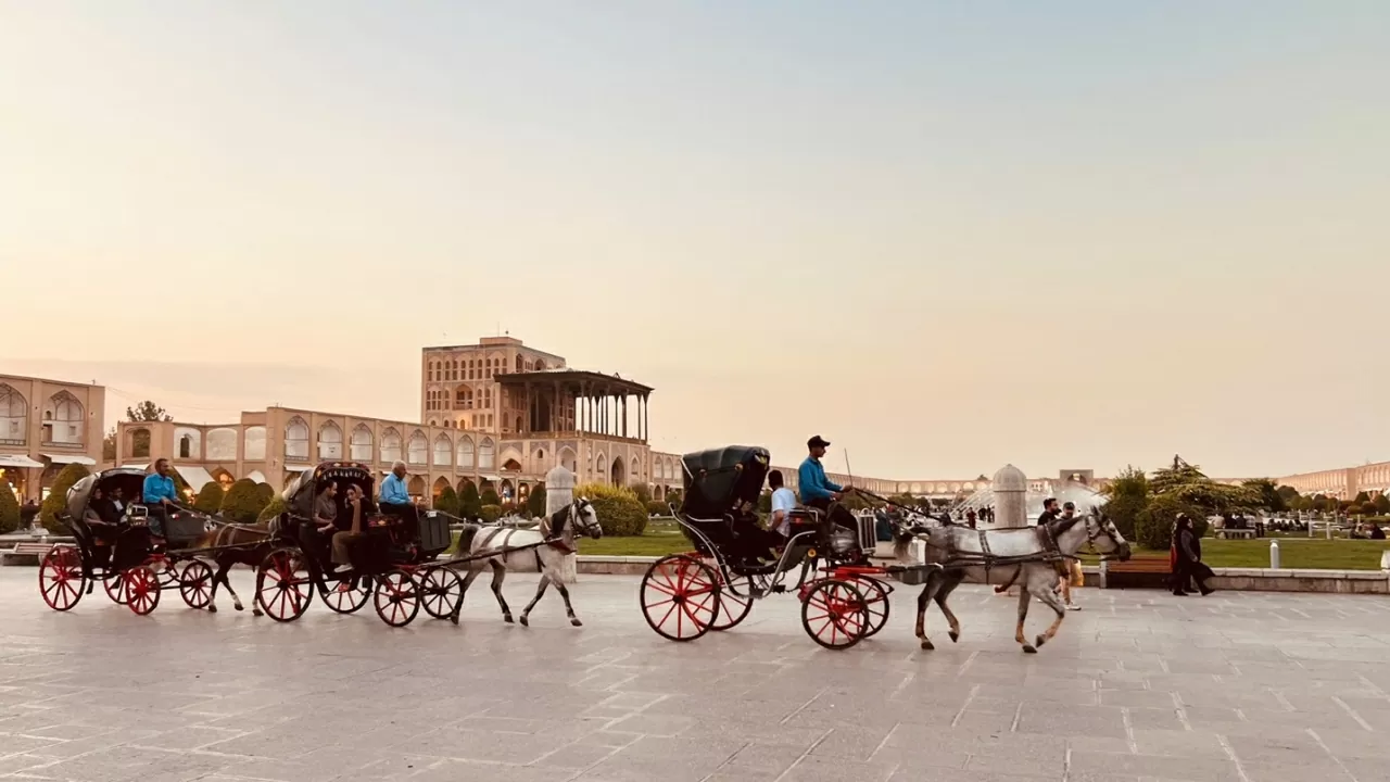 Delegation of Vietnamese Embassy in Iran pays a working visit to Esfahan Province